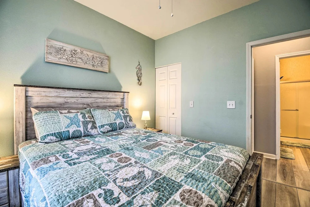 Sunset Beach Resort Condo in Golf Community!