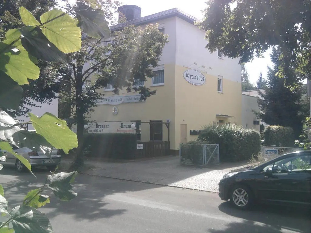 Hotel Kryoms 108