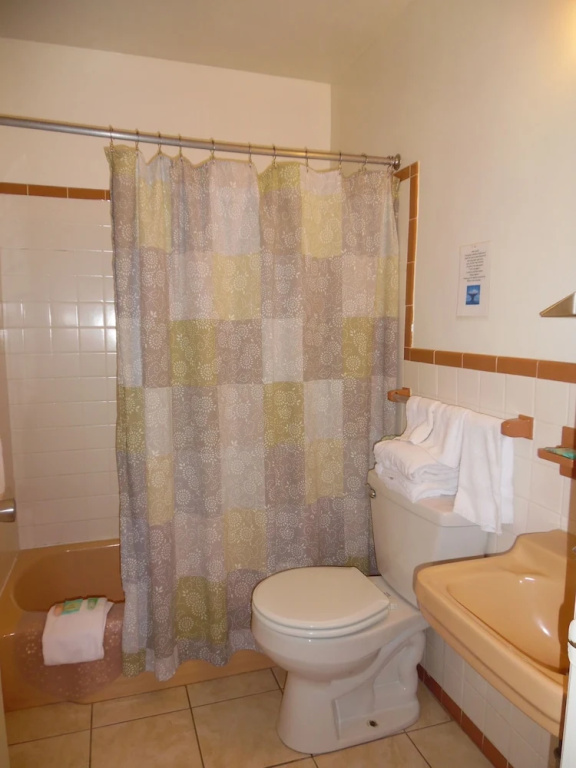 Wachapreague Inn - Motel Rooms