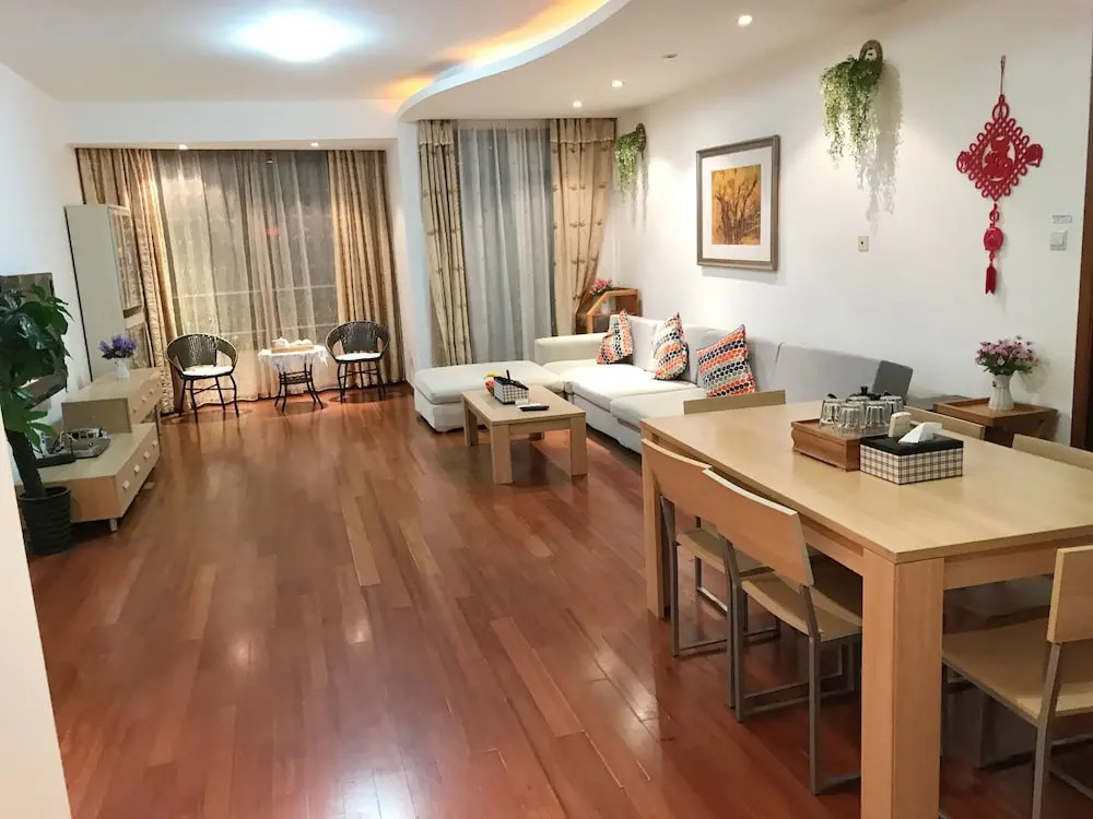 Hua Ting Residence