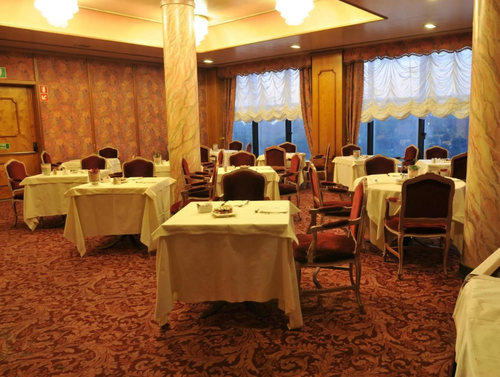 Russott Hotel