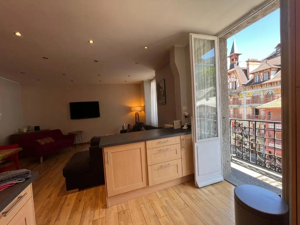onlysaintg - Apartment Bernadette Spacious 4 bedrooms Great views, 120 m2 Only 500m from the centre and ski lift GREAT YEAR ROUND