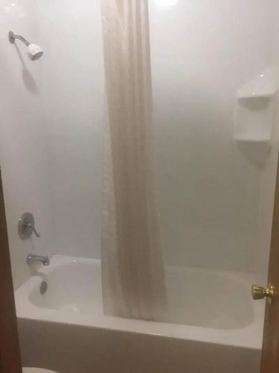 Americas Best Inn & Suites Eureka