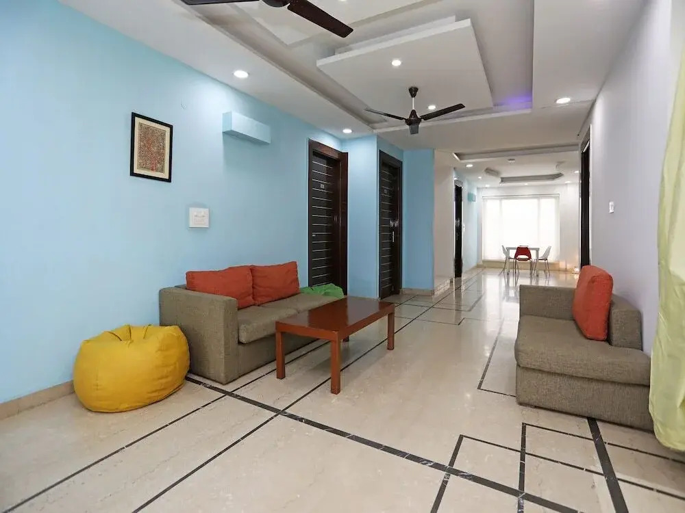 The Signature Hotel By OYO Rooms