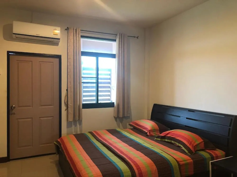 Suporn Lakeview Service APT & Homestay