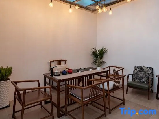 To the Mountains and Seas • LUME Designer Sea View Homestay