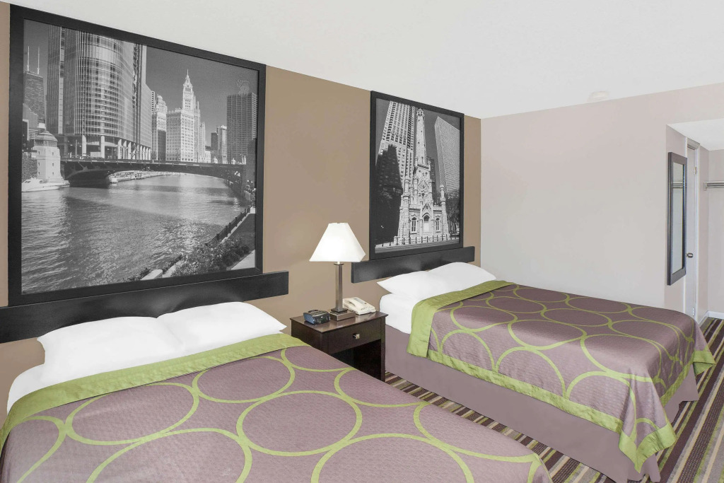 Super 8 by Wyndham Morton Grove/Chicago