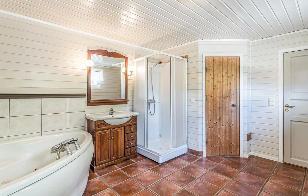 Gorgeous Home In Lindesnes With Kitchen