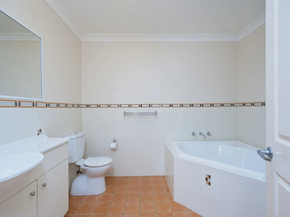 Lagoons Estate, 6 Dowling Street