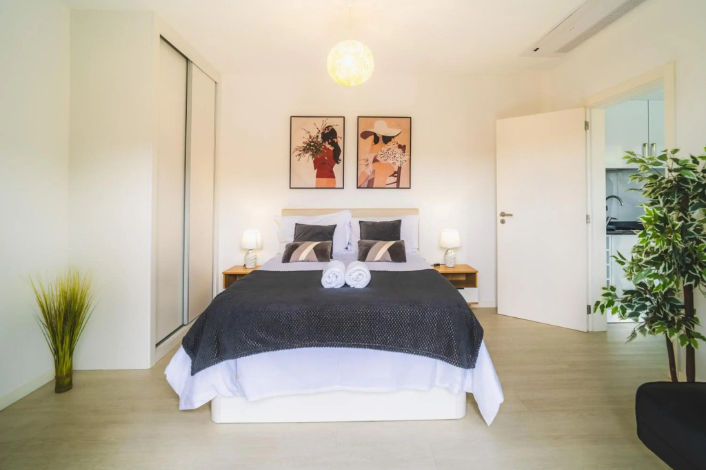 Fernandes House