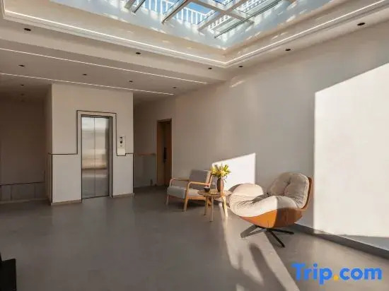 Dali Lakeside Dream Elevator Inn (Erhai Ecological Corridor Branch)