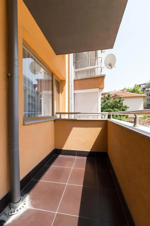 Pop your C-O-L-O-R-S - Funky and Modern 1BDR. Apt.
