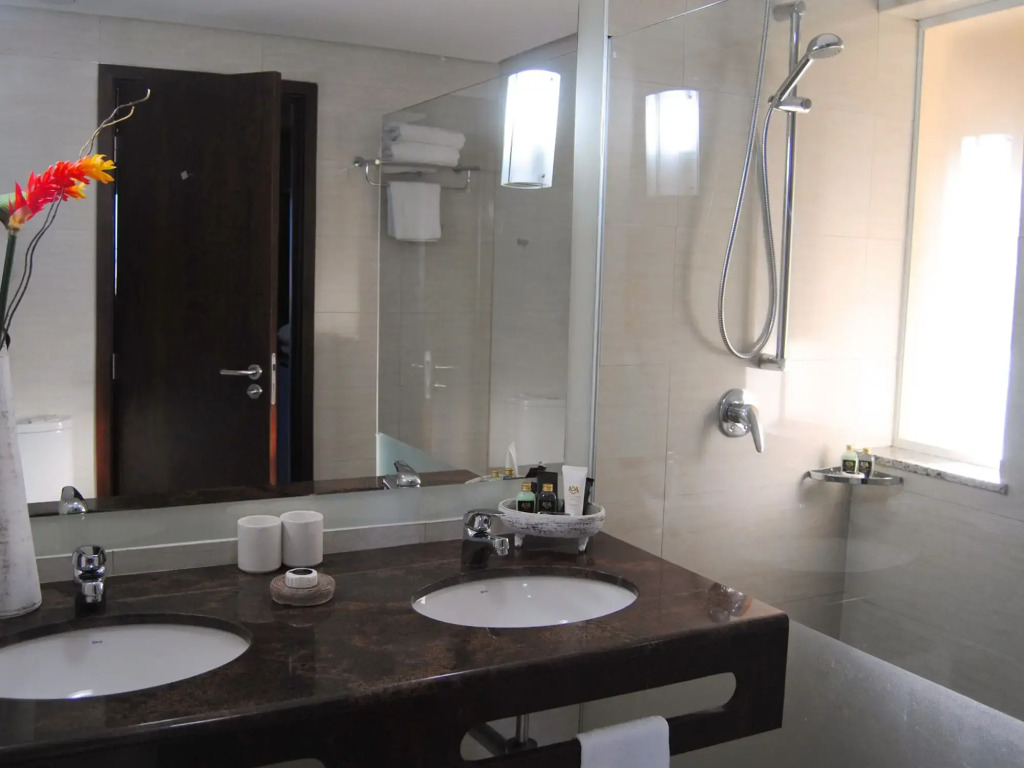 Dom Pedro Laguna Beach Resort & Golf by WAM Experience