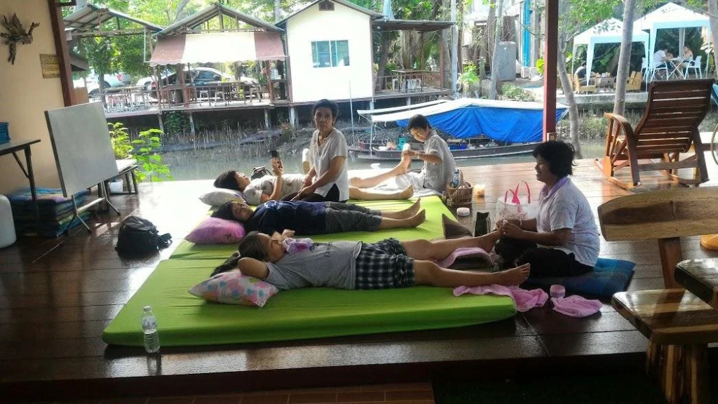 Aple Homestay