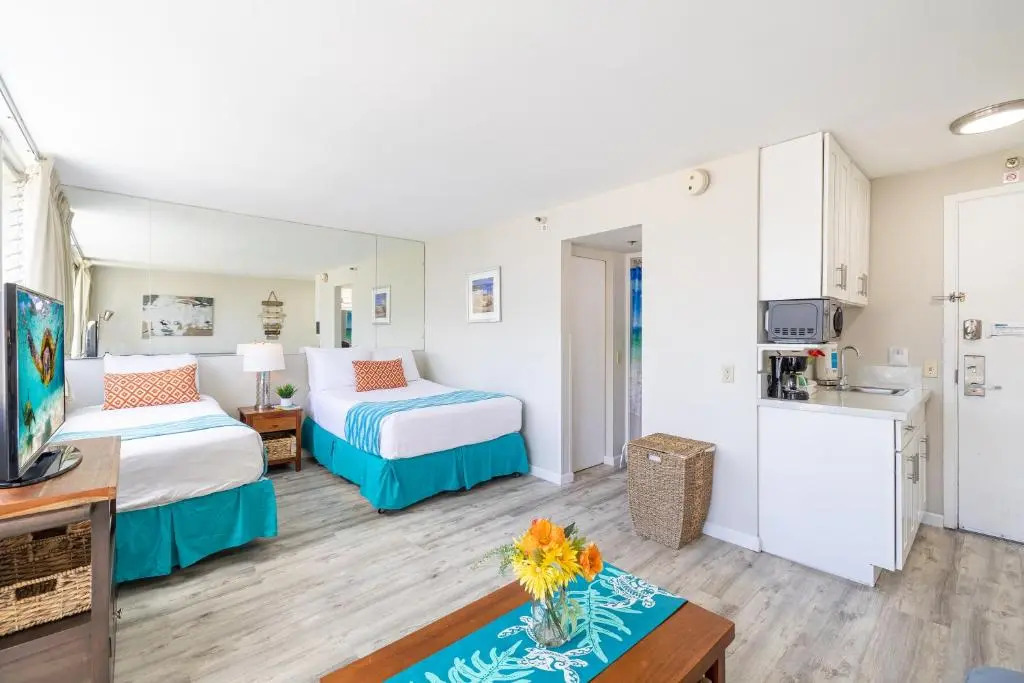 Beautiful Studio in the Aloha Surf in Waikiki with City Views - 8th Floor - WiFi
