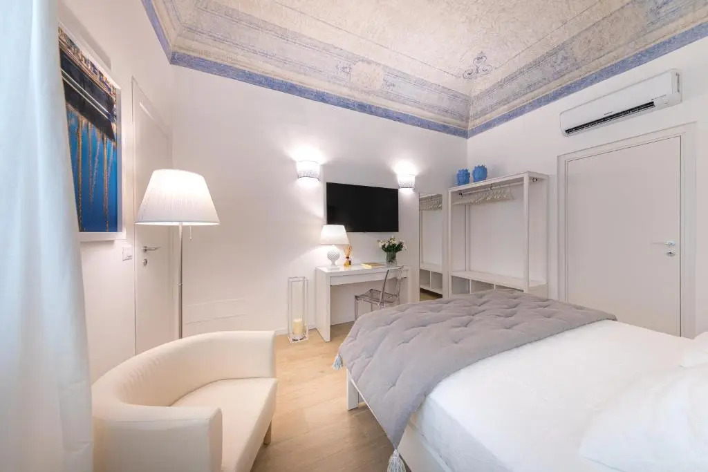 La Home42 Suite