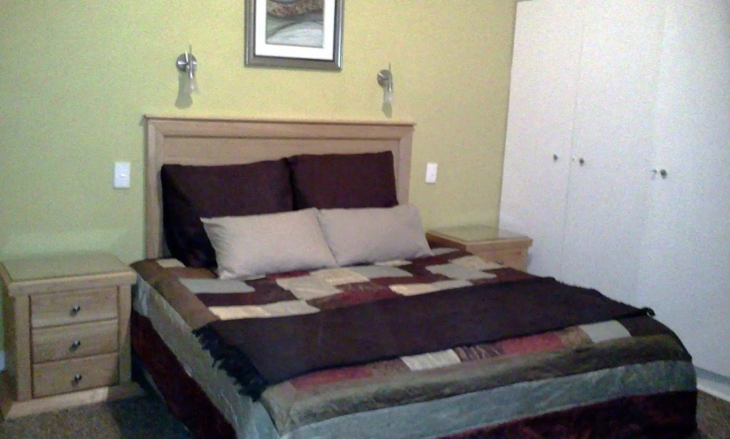 Suburbian Lodge