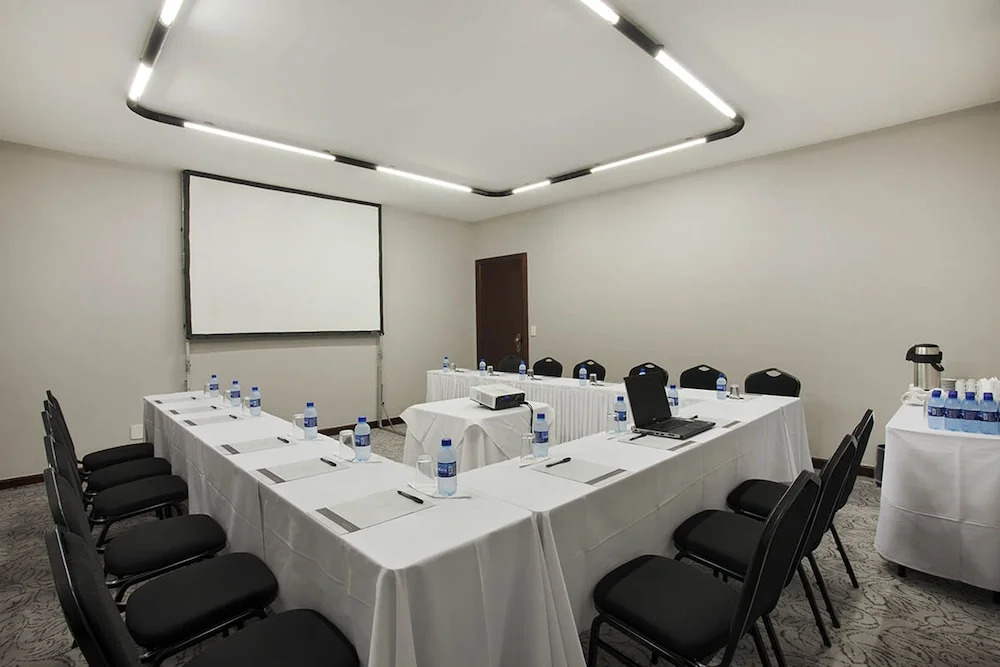Naoum Plaza Hotel
