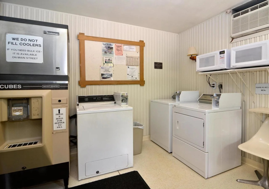 UBar Inn & Suites