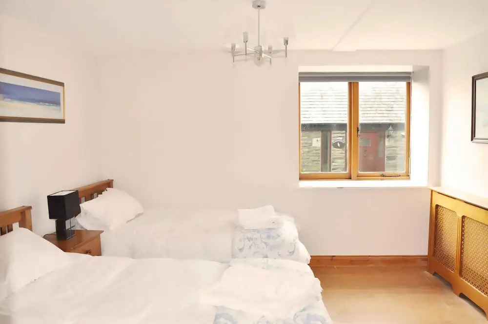 Charming barn conversion with wood burner near Looe