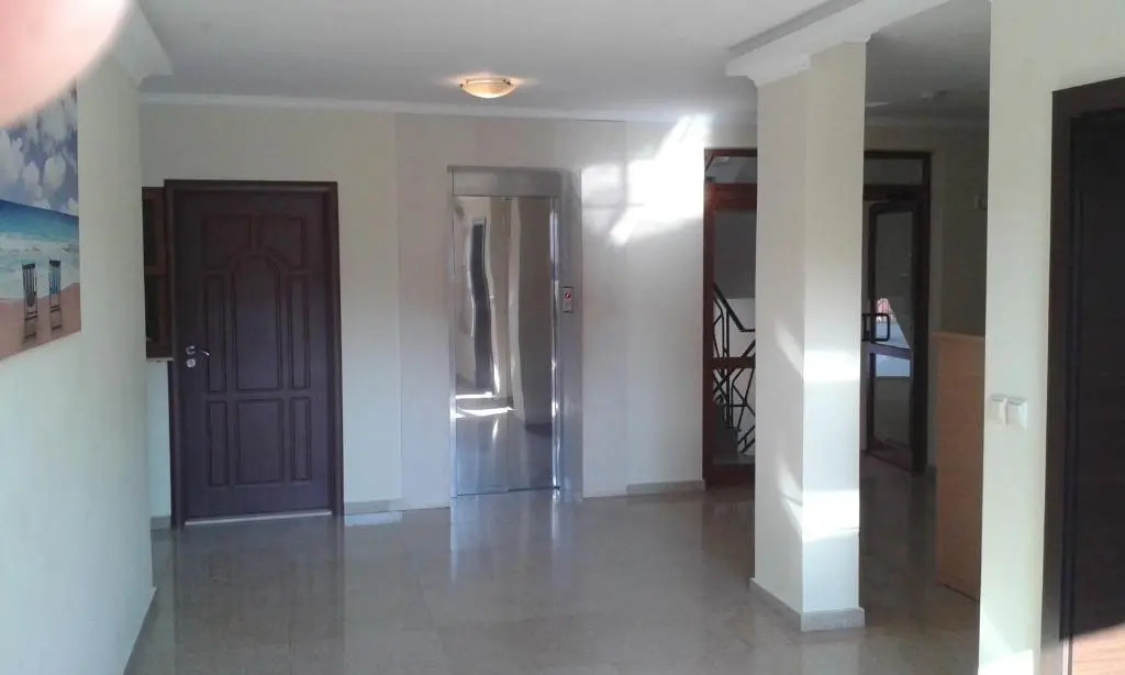 Summer Breeze Apartments