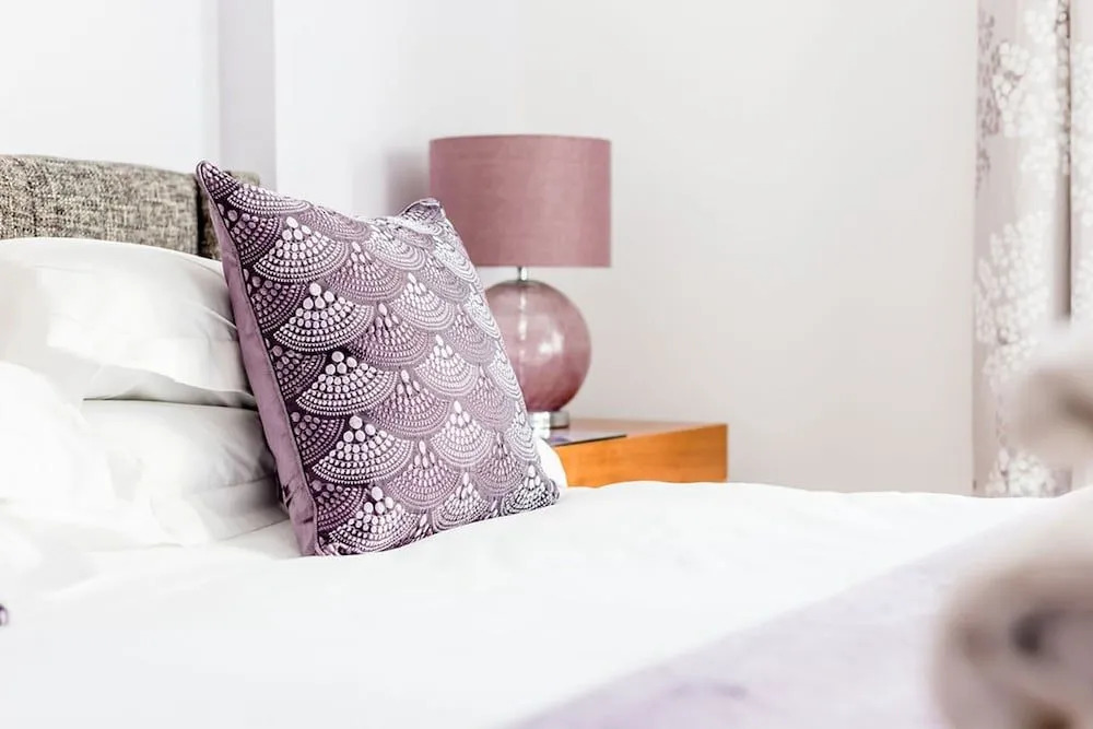 Sunnyside - Stylish Apartment Moments from Poole Quay