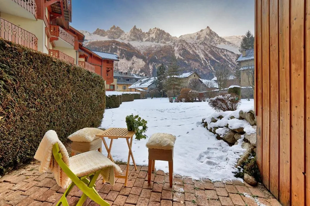 Petite Jardin: Residence Via des Traz B
