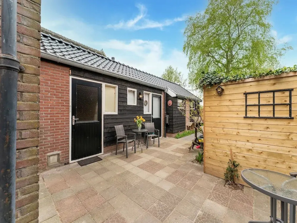Lodge in Giethoorn With Breakfast