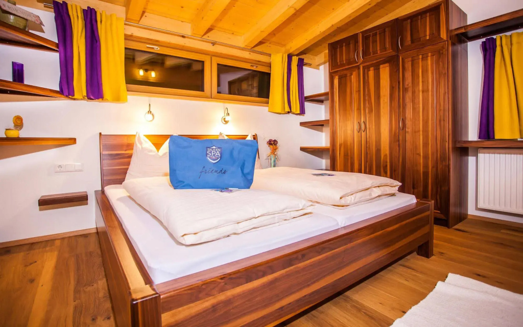 Simones Platzerl - inklusive täglichem freien Eintritt Tauern Spa - nur 5 Gehminuten, Sommerkarte, privatem Garten mit Schwimmteich, Grill und Saunabereich