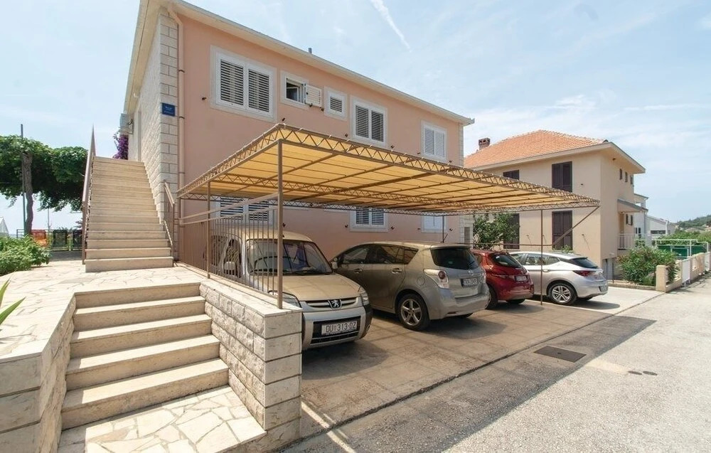 Apartments Zdravko