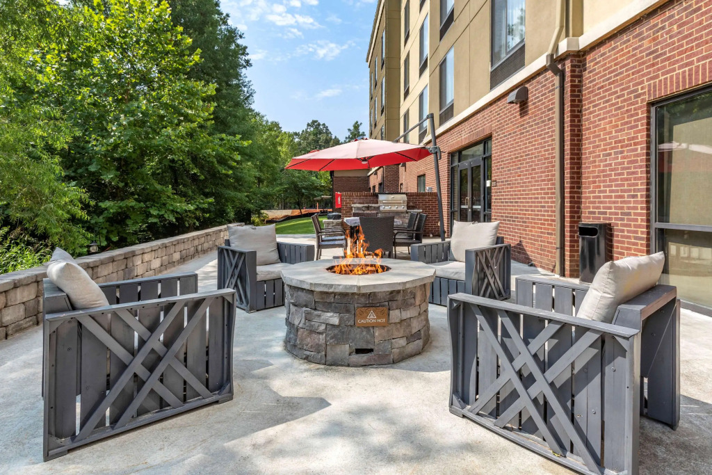 Comfort Suites Manchester near Arnold AFB