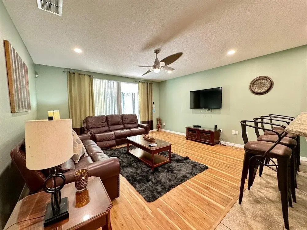 2820-5-rc-impeccable Corner lot Home