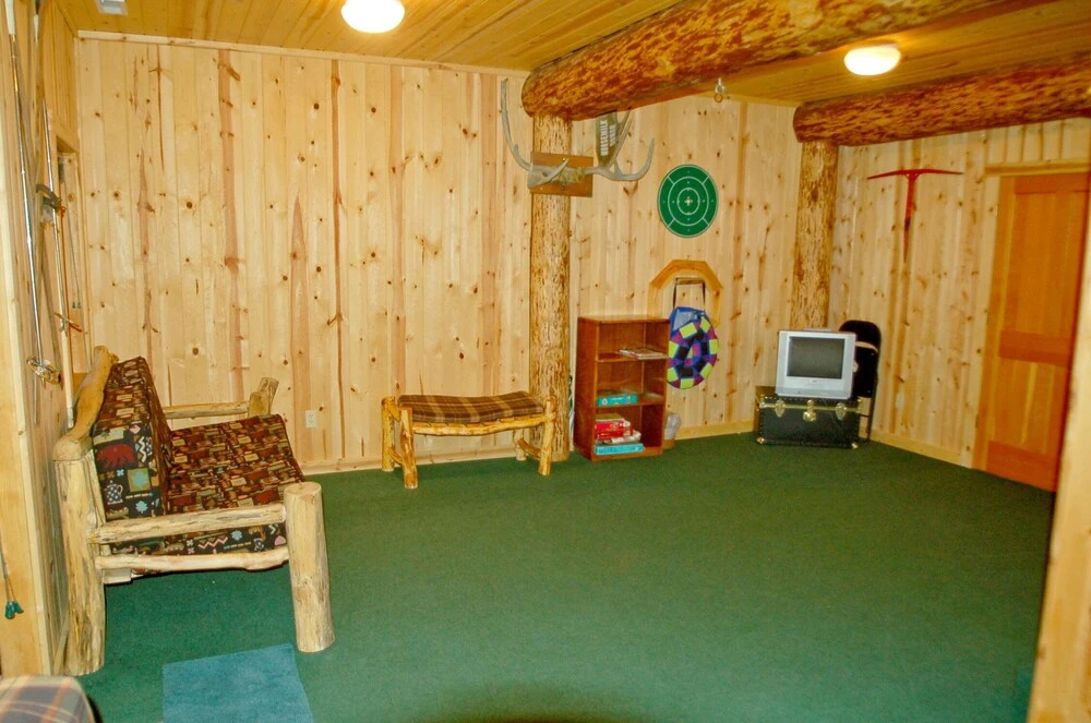 Snowline Cabin 47 - A Rustic Vacation Home With Modern Charm a hot tub and Wifi