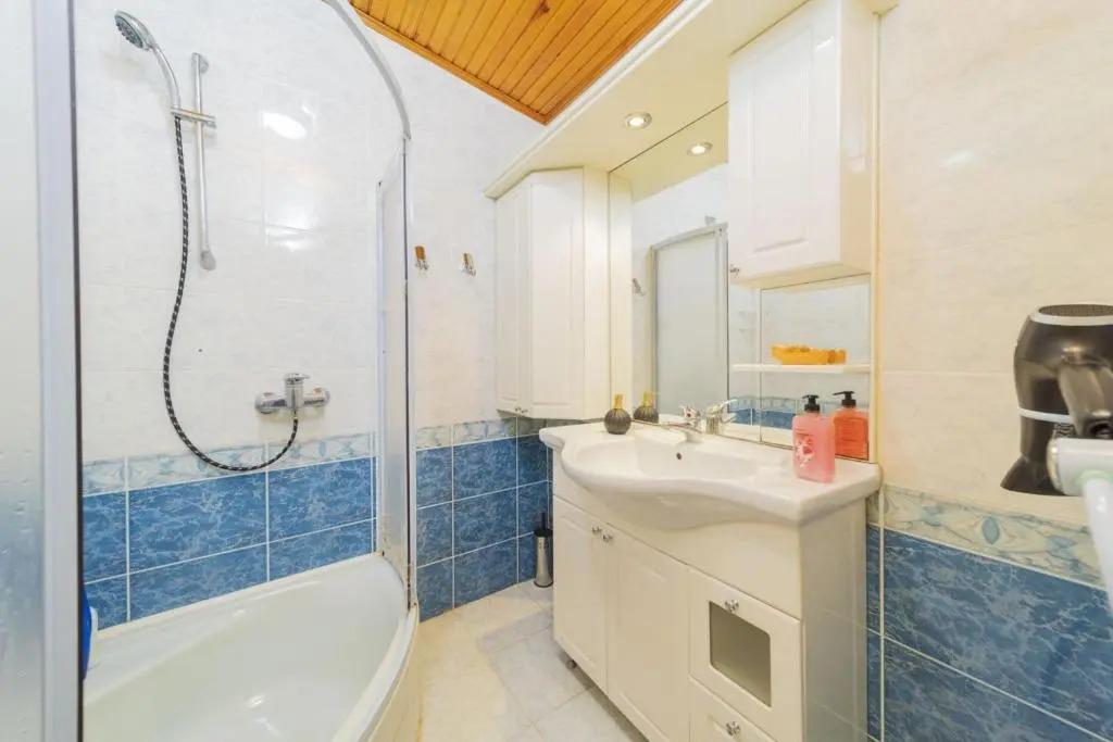 Flat With Terrace Next To Konyaalti Beach