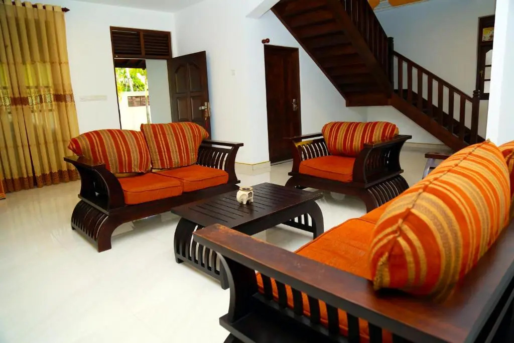 4 S Villa