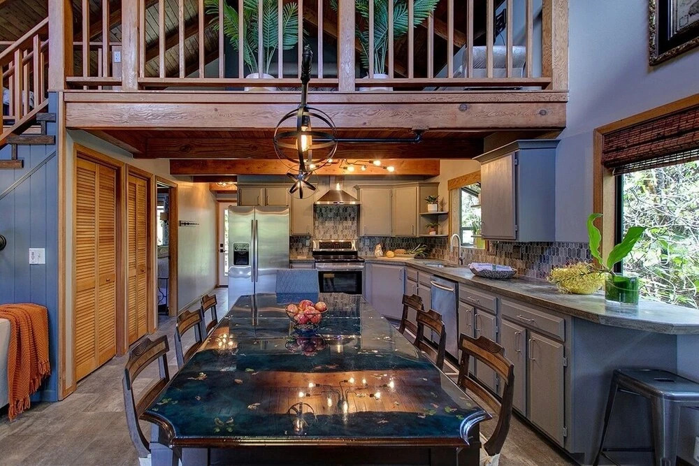 Halehikiola 3 Bedroom Home by RedAwning