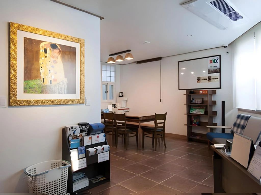 Cube Guesthouse
