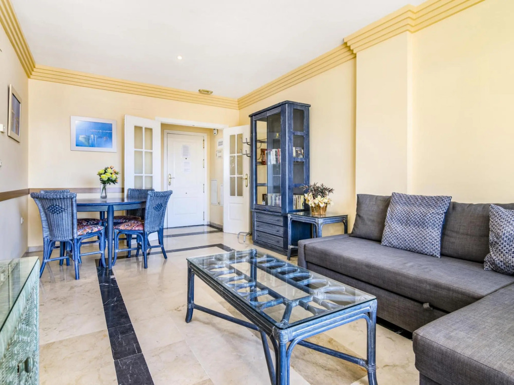 Pet Friendly apartment on the beach 306