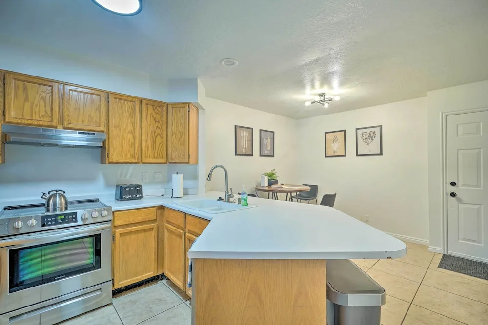 Spacious Cottonwood Heights Home: Ski Nearby!