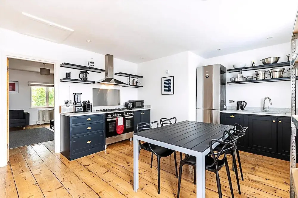 Stylish Chiswick Apartment With a Private Terrace