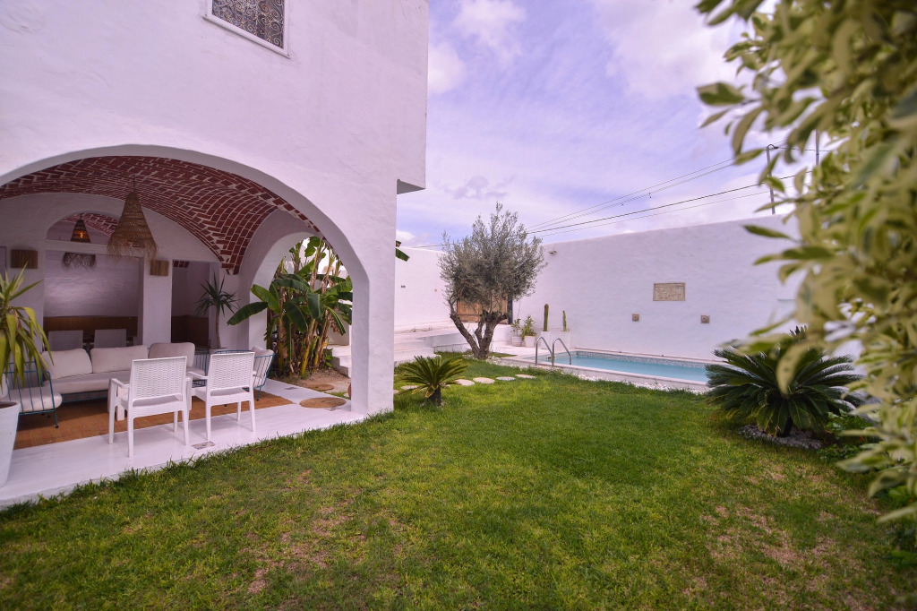 Airbetter - Fabulous Stay at Villa Skander Hammamet with Pool