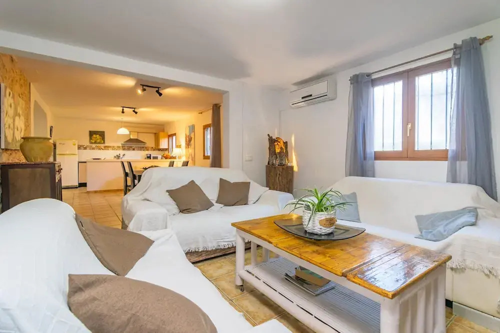 Cas Ciutada in Inca With 2 Bedrooms and 1 Bathrooms