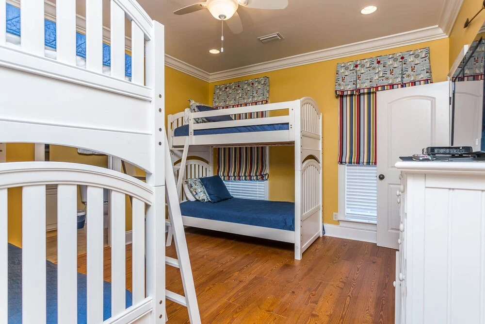 4318 6th Street by Hodnett Cooper