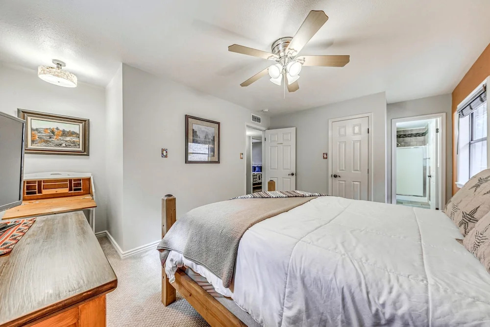 Ruidoso Mountain Home w/ 3 Decks & Grill!