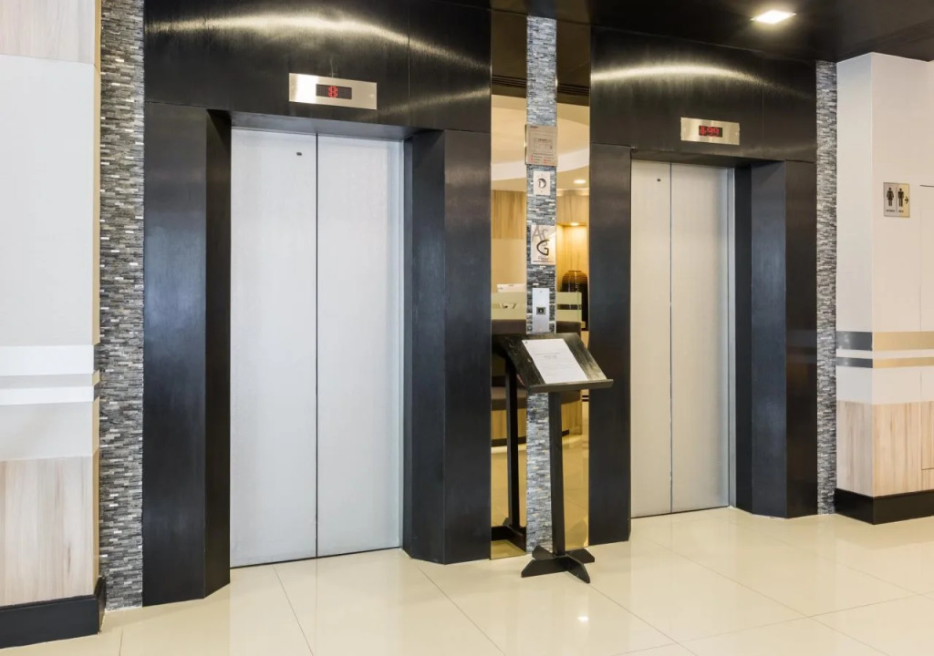 Adelphi Suites Bangkok