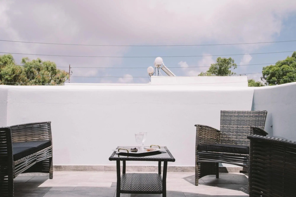 Oasis Suites Fira