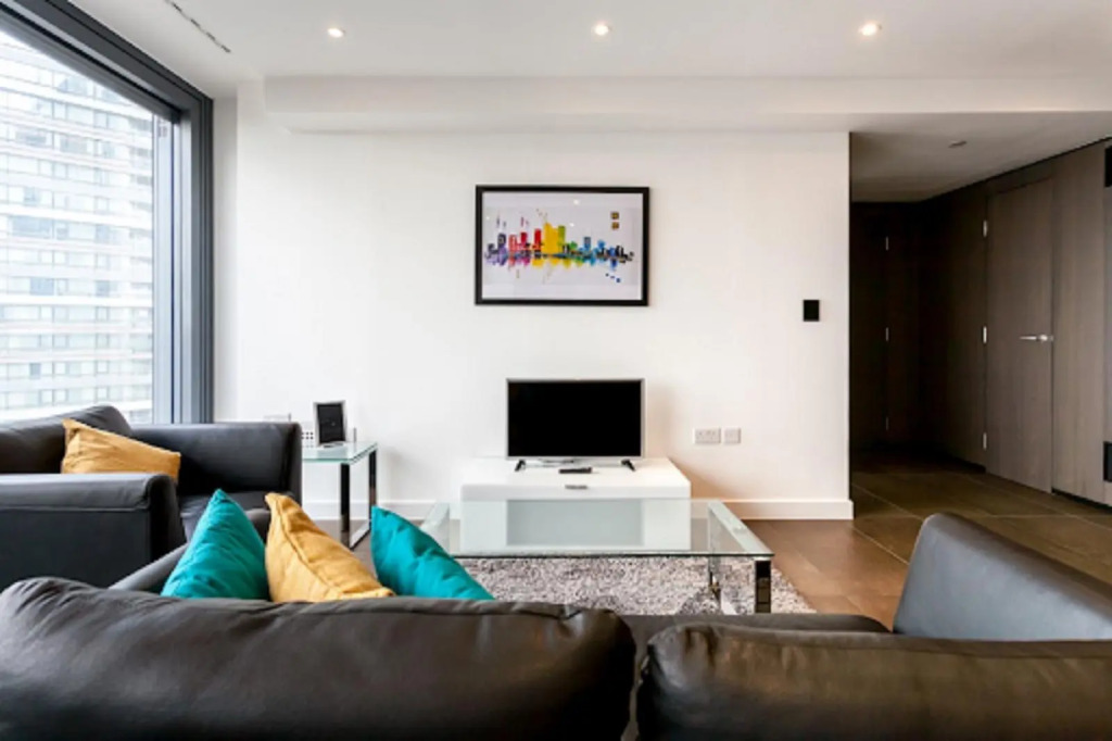 Premium One bedroom apartment City Road Basin