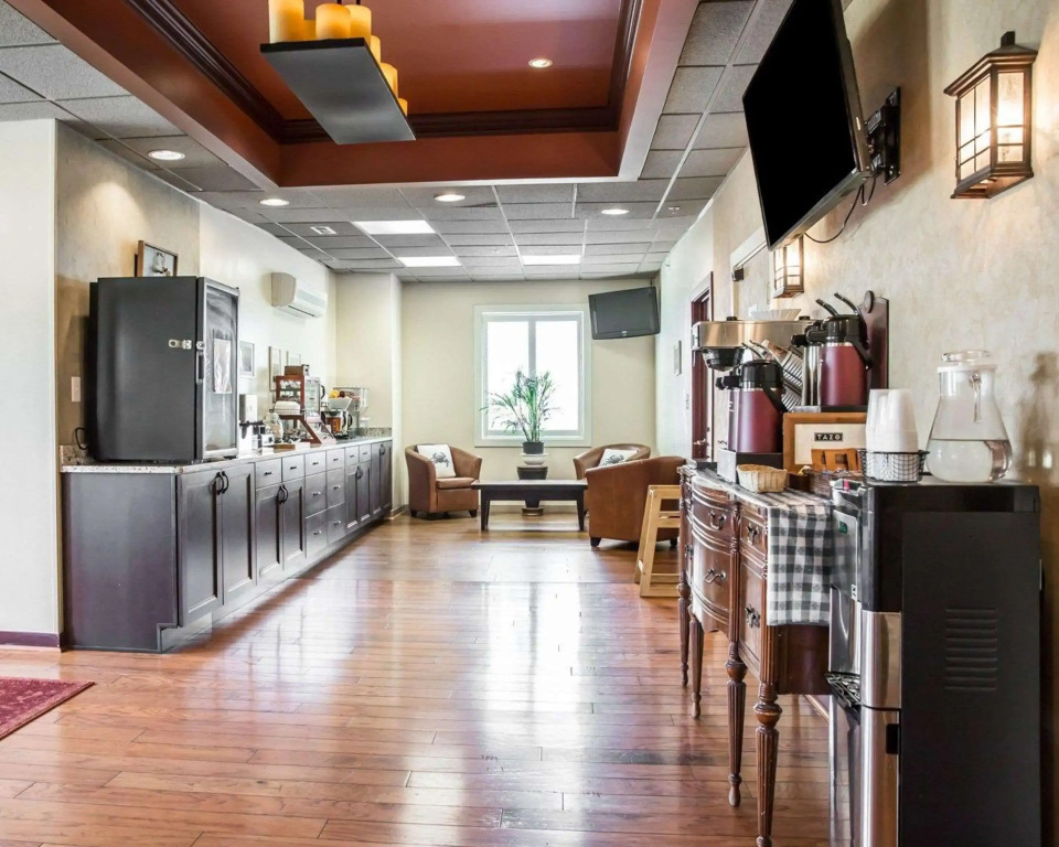 Island Inn & Suites, an Ascend Collection Hotel