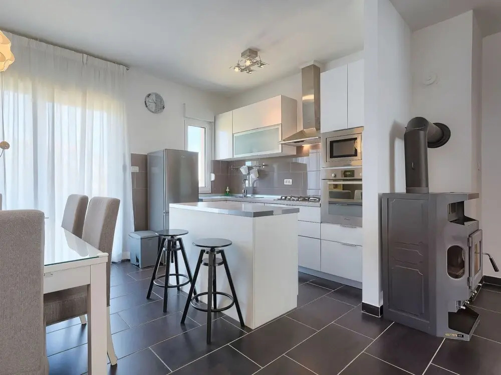 Rovere Pula in Pula With 2 Bedrooms and 1 5 Bathrooms