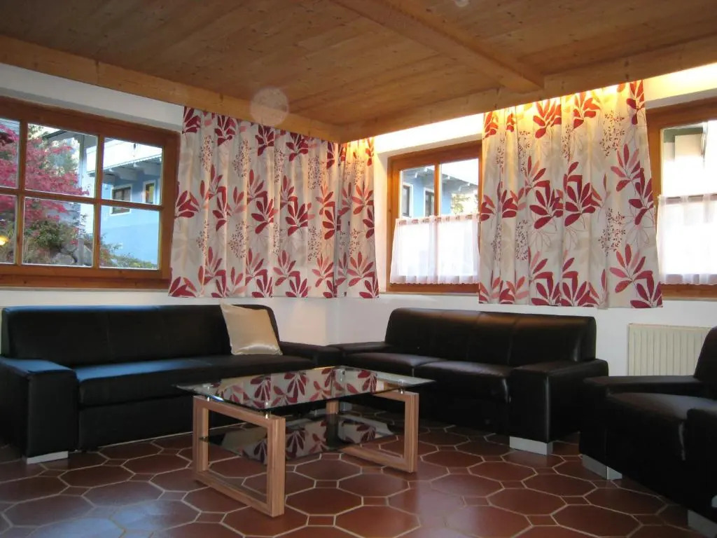Ski-in / Ski-out Chalet Kriekels by Alpen Apartments